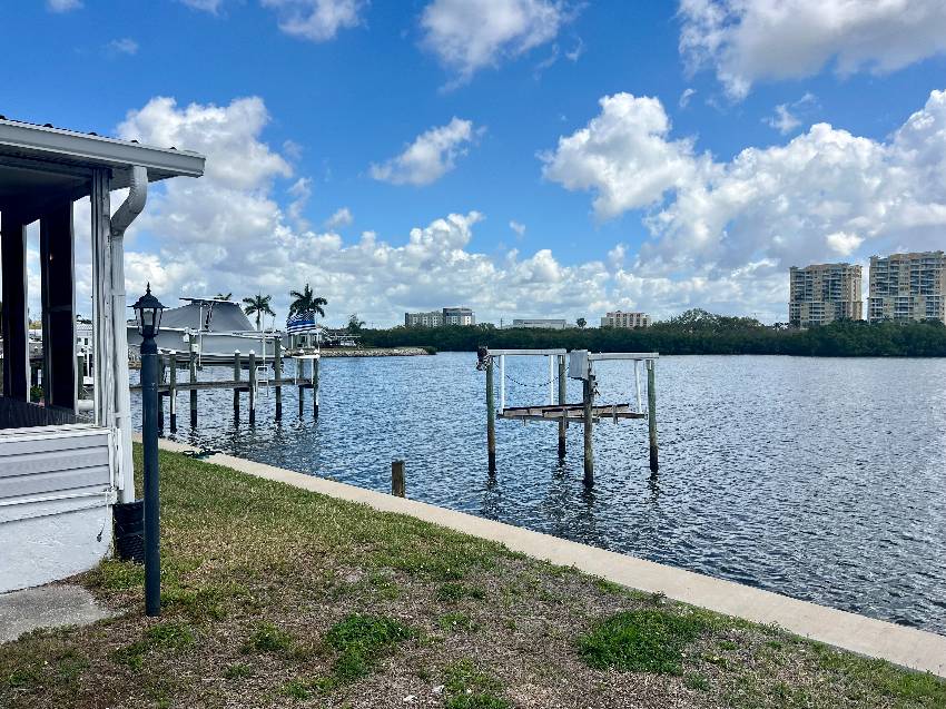 327 3rd St Dr W #13 a Palmetto, FL Mobile or Manufactured Home for Sale